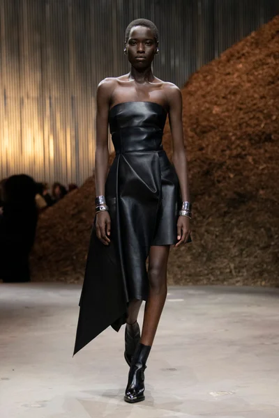 Look 1